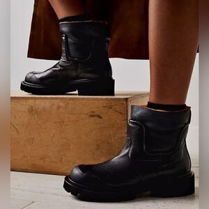 Free People A.S.98 Acadia Shearling Boots/ size 37